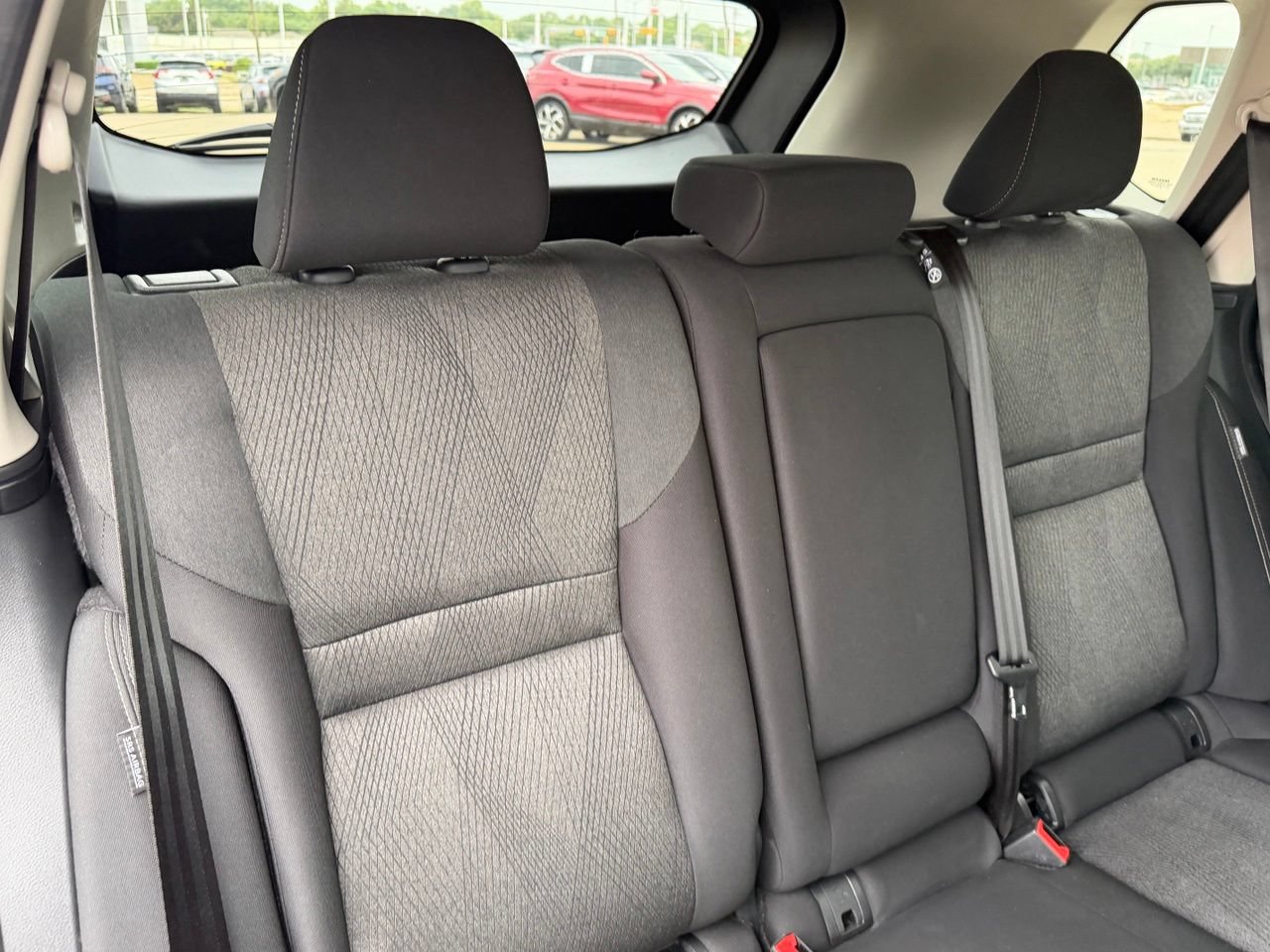 Certified 2025 Nissan Rogue SV FWD image 32