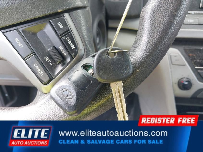 Used 2017 Hyundai Elantra SE image 22