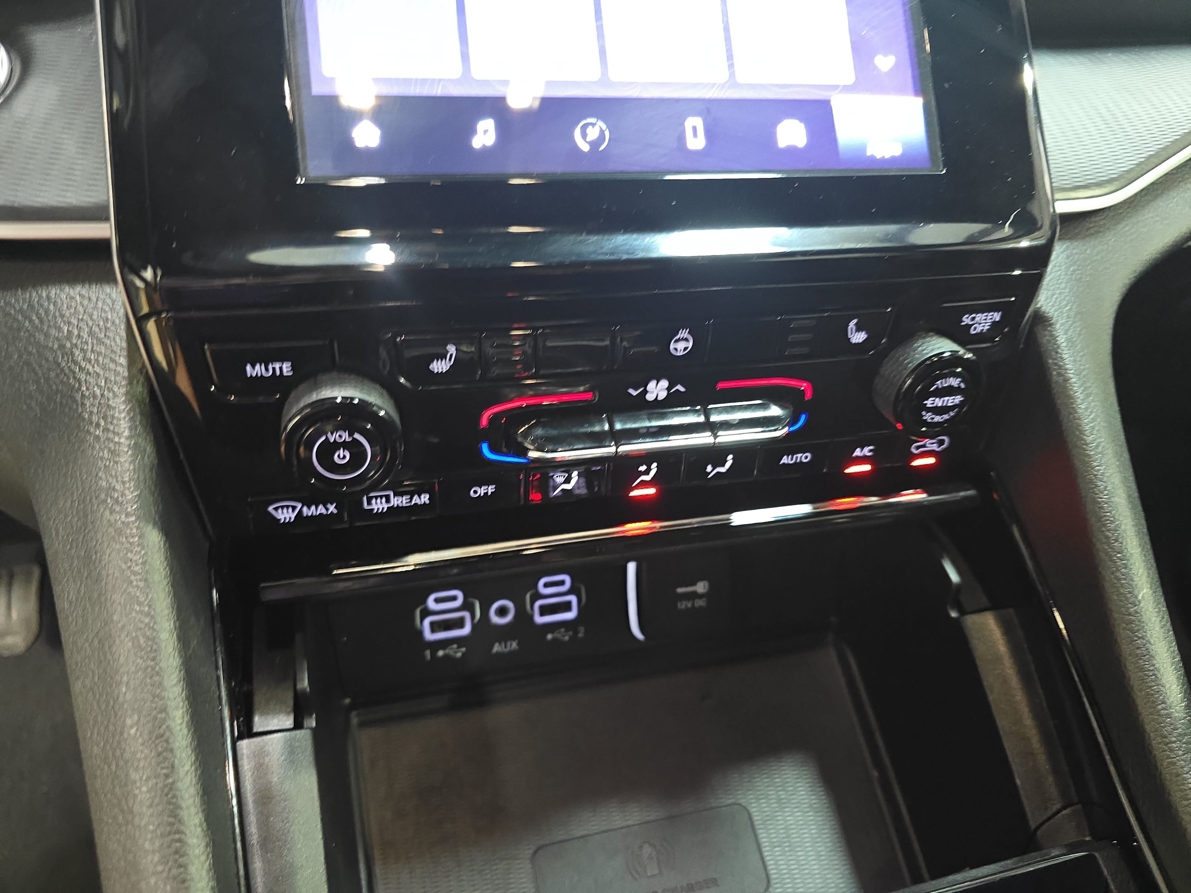 Used 2023 Jeep Grand Cherokee L Laredo AWD/4WD image 21