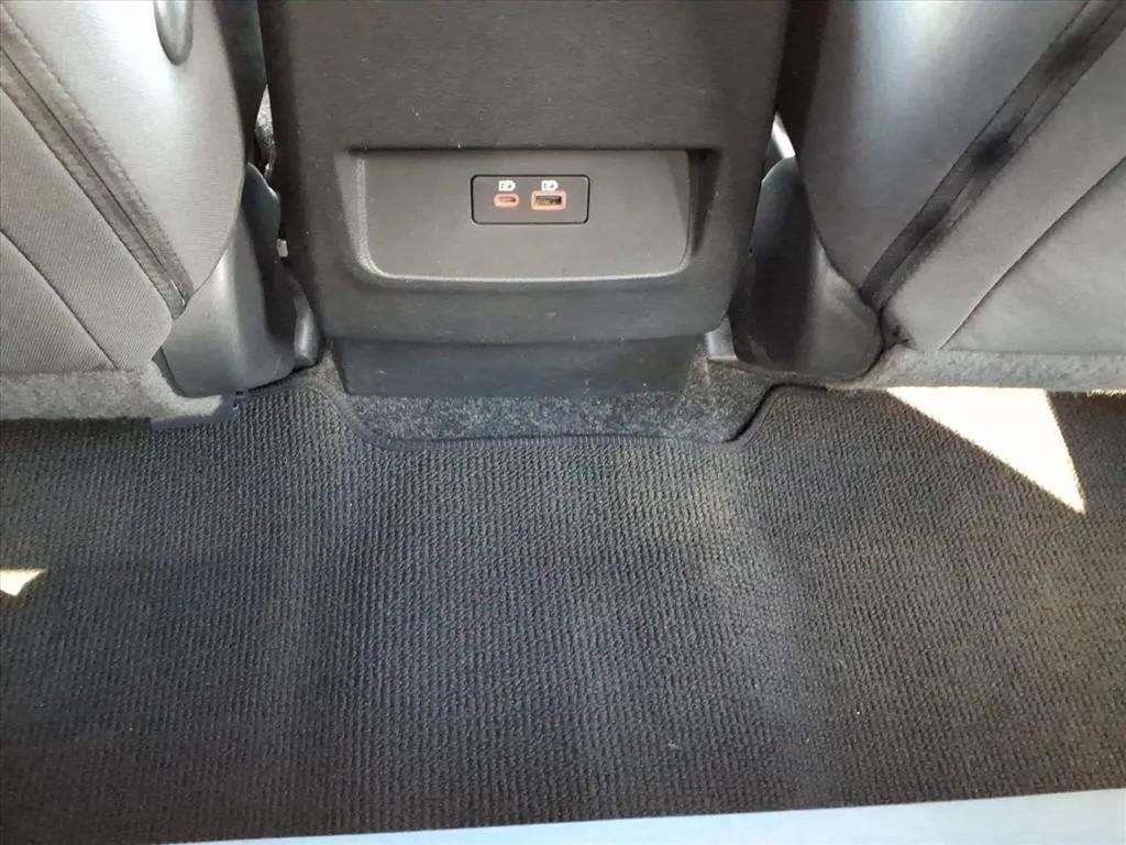 Used 2022 Nissan Frontier SV w/ Technology Package image 13