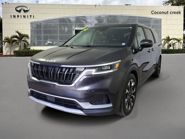 Used 2024 Kia Carnival EX image 3