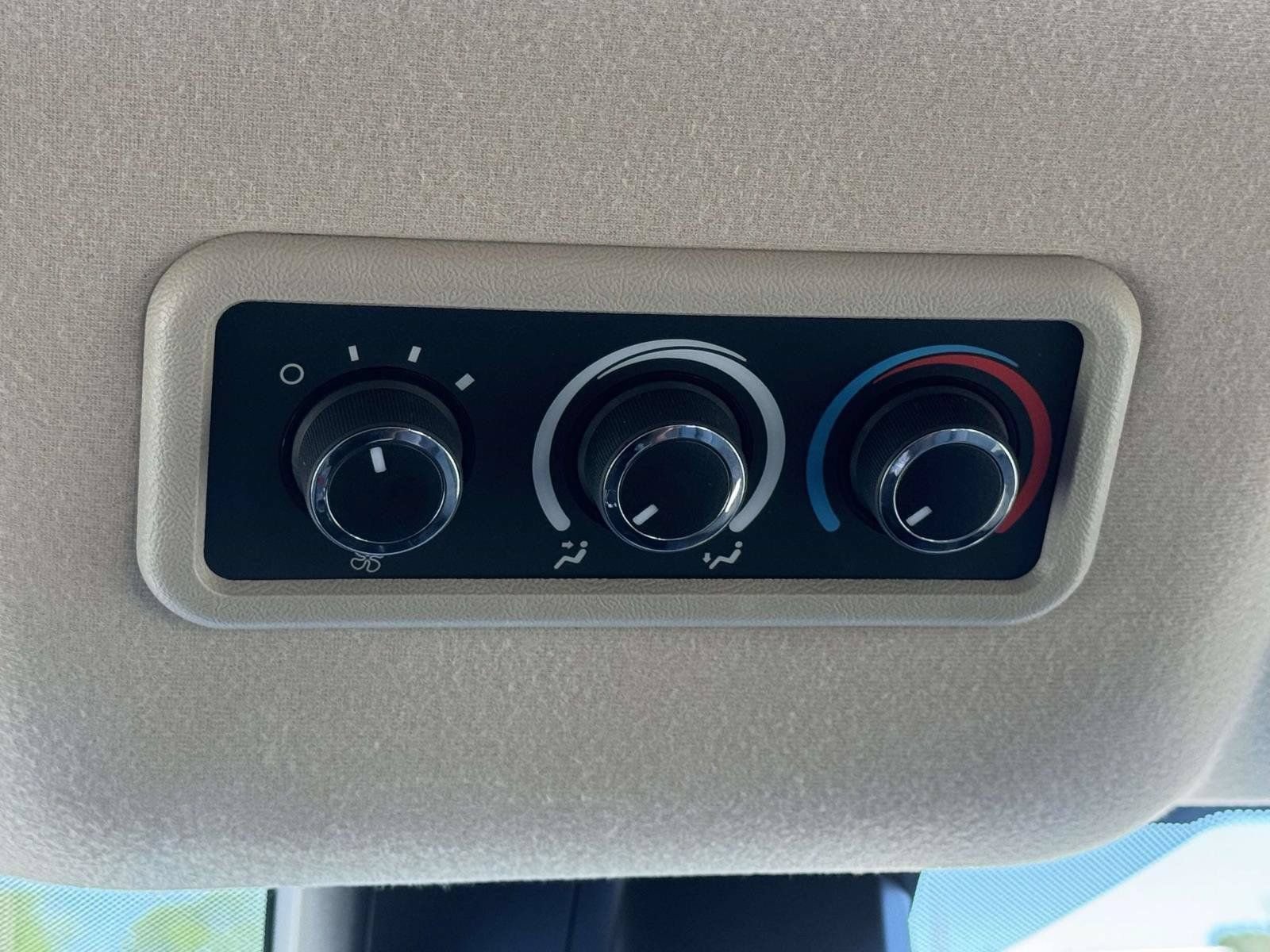 Used 2025 Chevrolet Express 3500 LT w/ LT Preferred Equipment Group RWD image 26