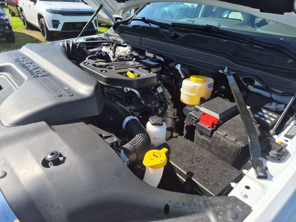 New 2026 RAM 3500 Laramie AWD/4WD image 33