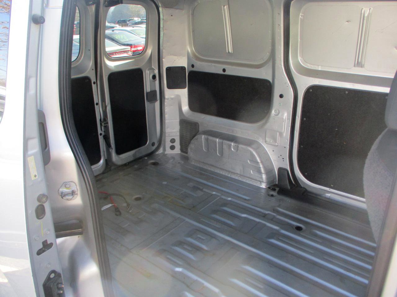 Used 2015 Chevrolet City Express LT w/ Technology Package image 5