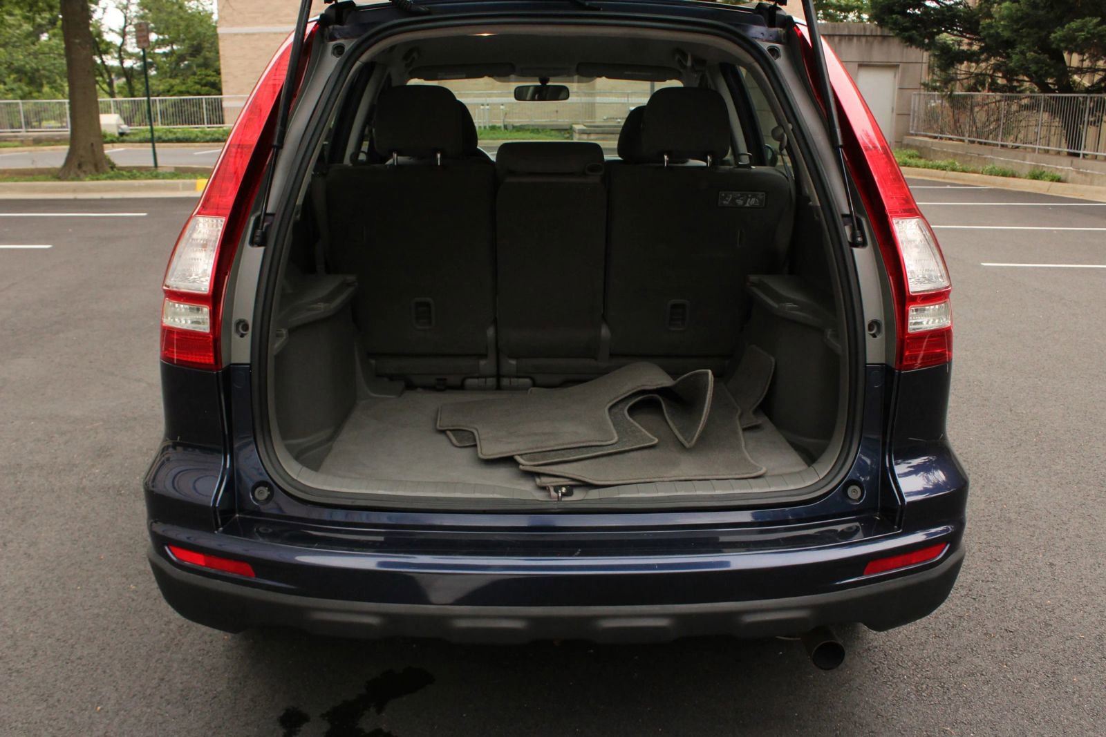 Used 2011 Honda CR-V LX image 8