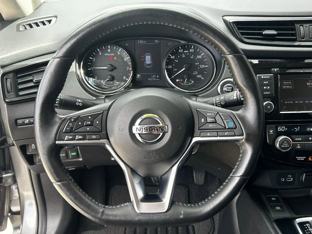 Used 2019 Nissan Rogue SV w/ Premium Package image 15