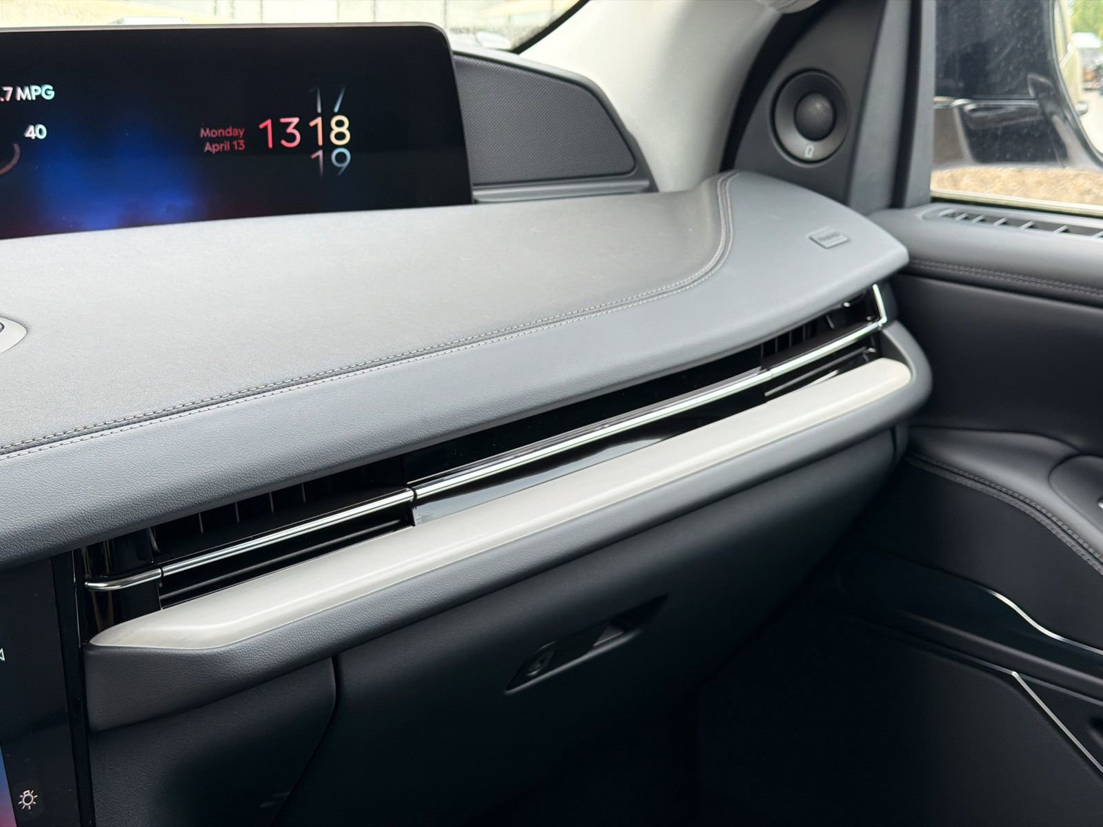 New 2026 Lincoln Navigator L Premier image 32