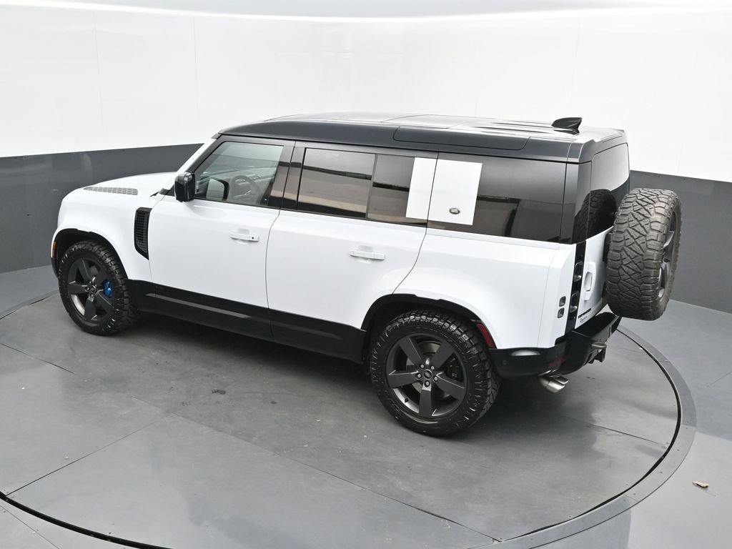 Used 2022 Land Rover Defender 110 V8 image 36