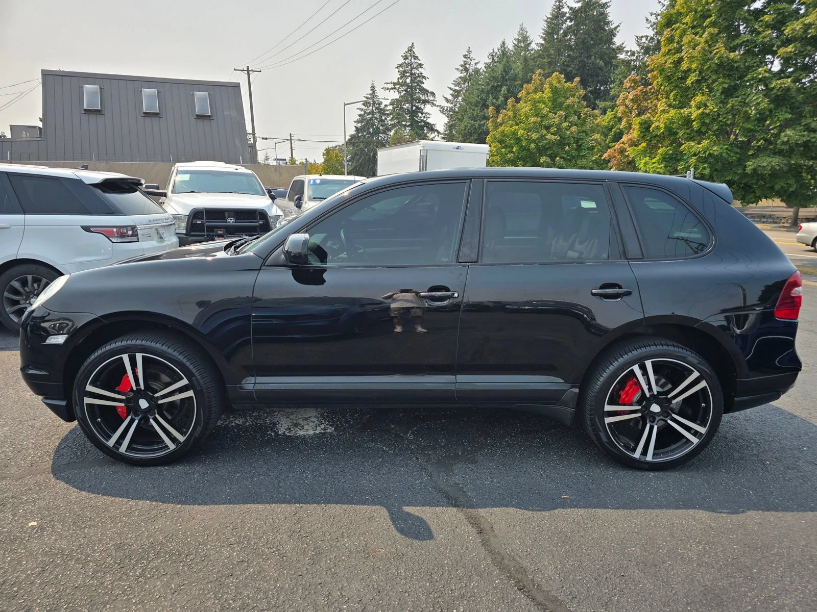 Used 2010 Porsche Cayenne AWD/4WD image 3