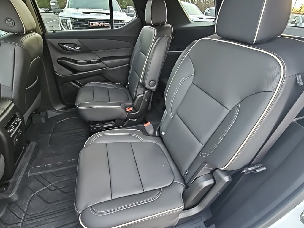Certified 2023 Chevrolet Traverse Premier w/ Redline Edition image 14