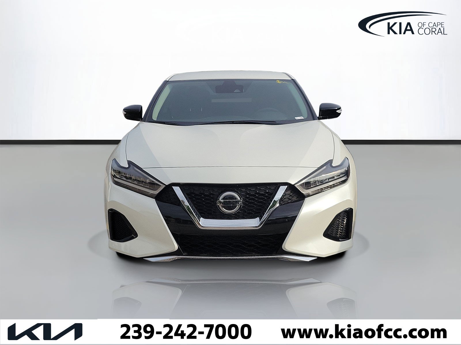 Used 2022 Nissan Maxima SV w/ Floor Mat Group FWD image 2