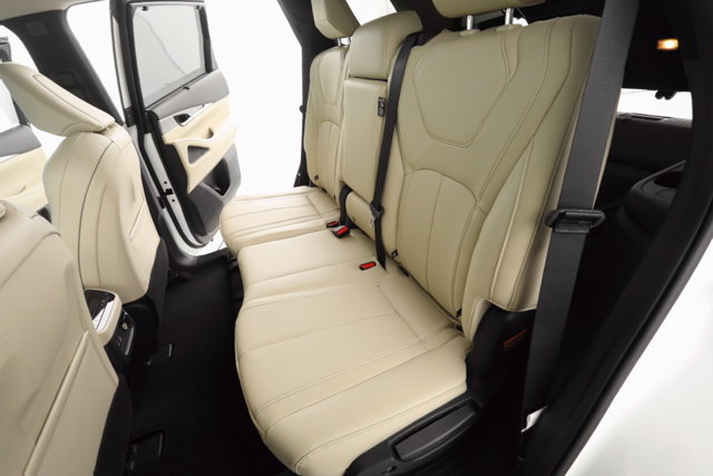 Used 2025 INFINITI QX60 Luxe AWD/4WD image 19