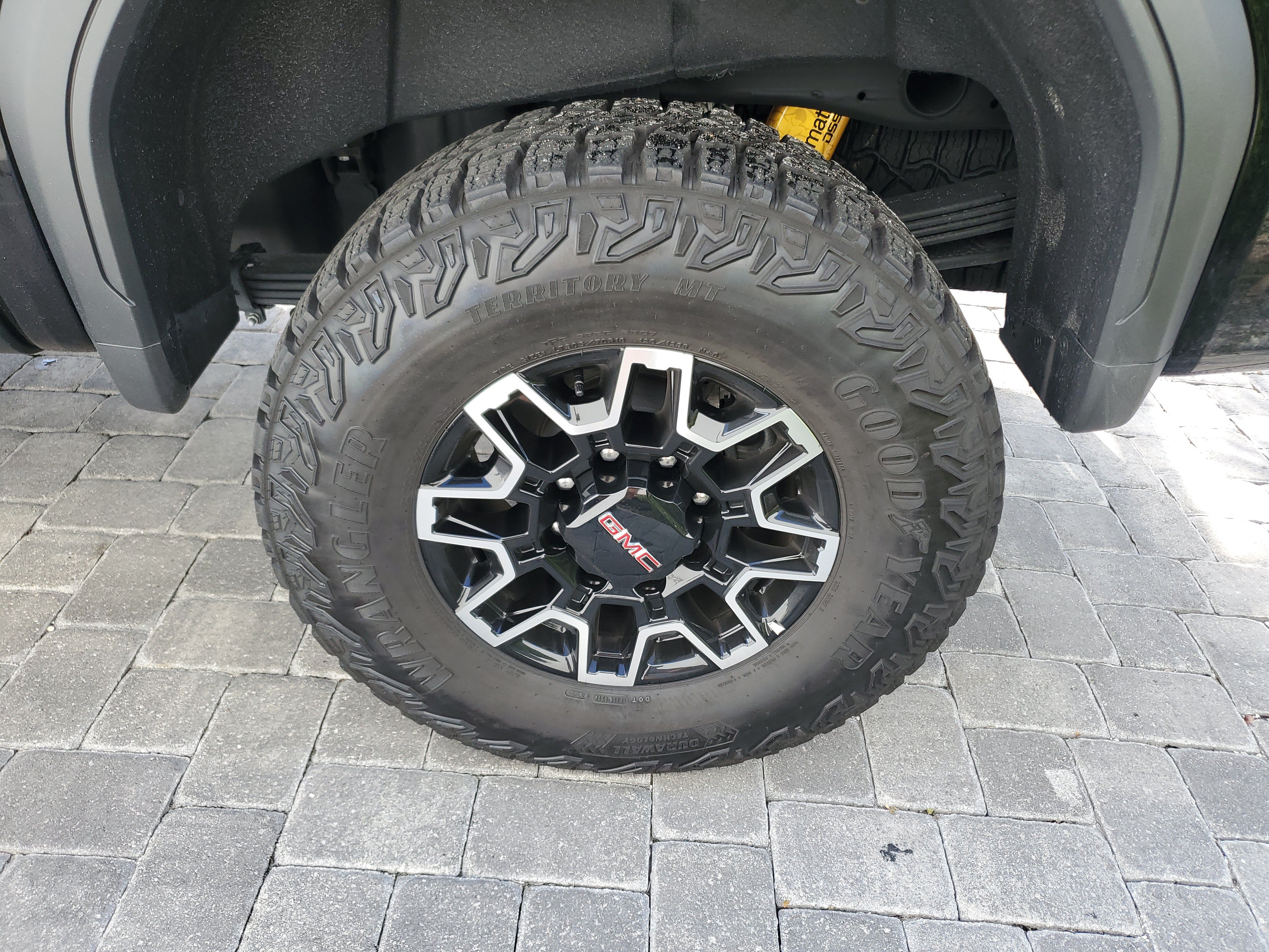Used 2025 GMC Sierra 2500 AT4X AWD/4WD image 7