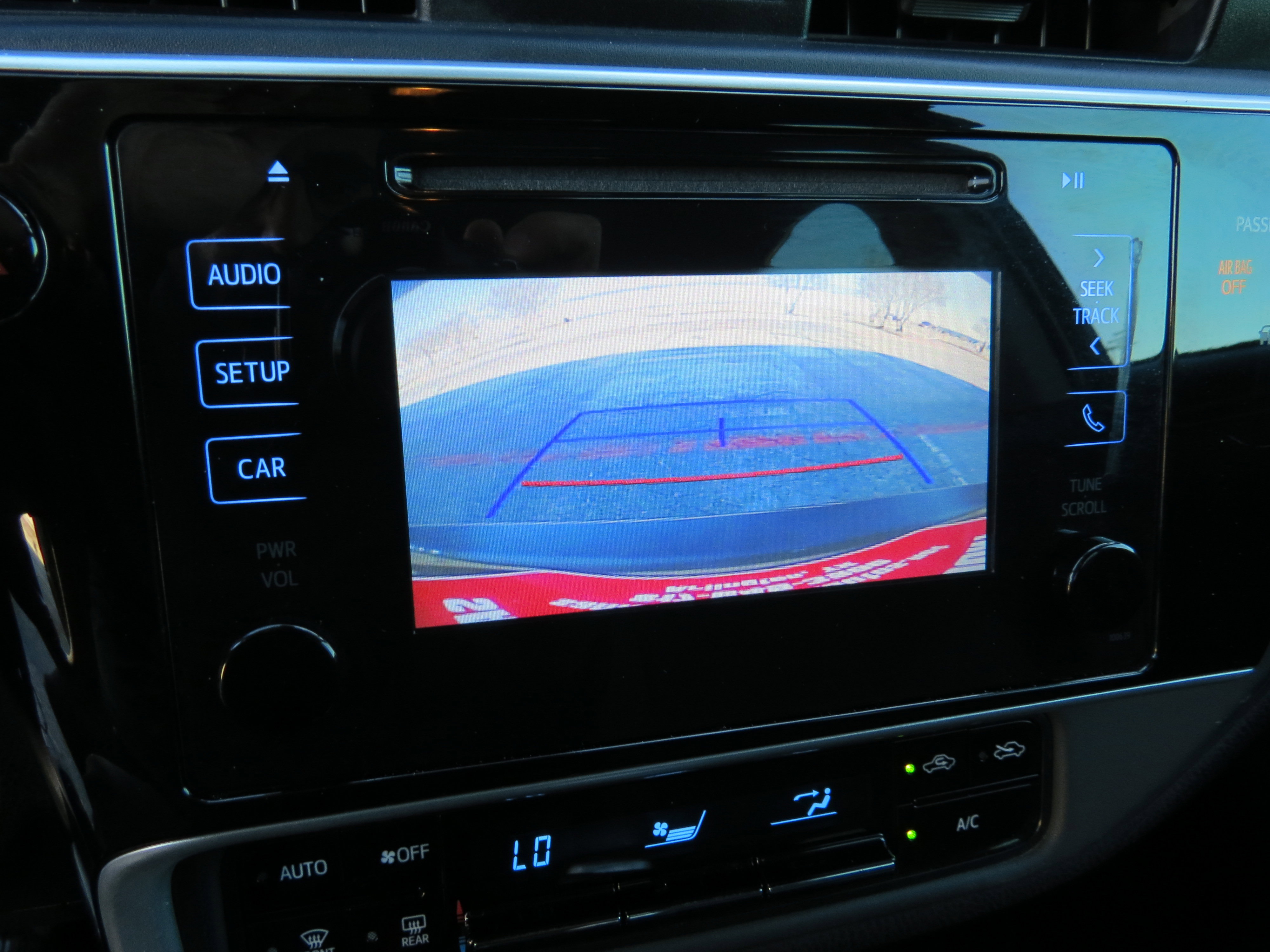 Used 2017 Toyota Corolla LE FWD image 19