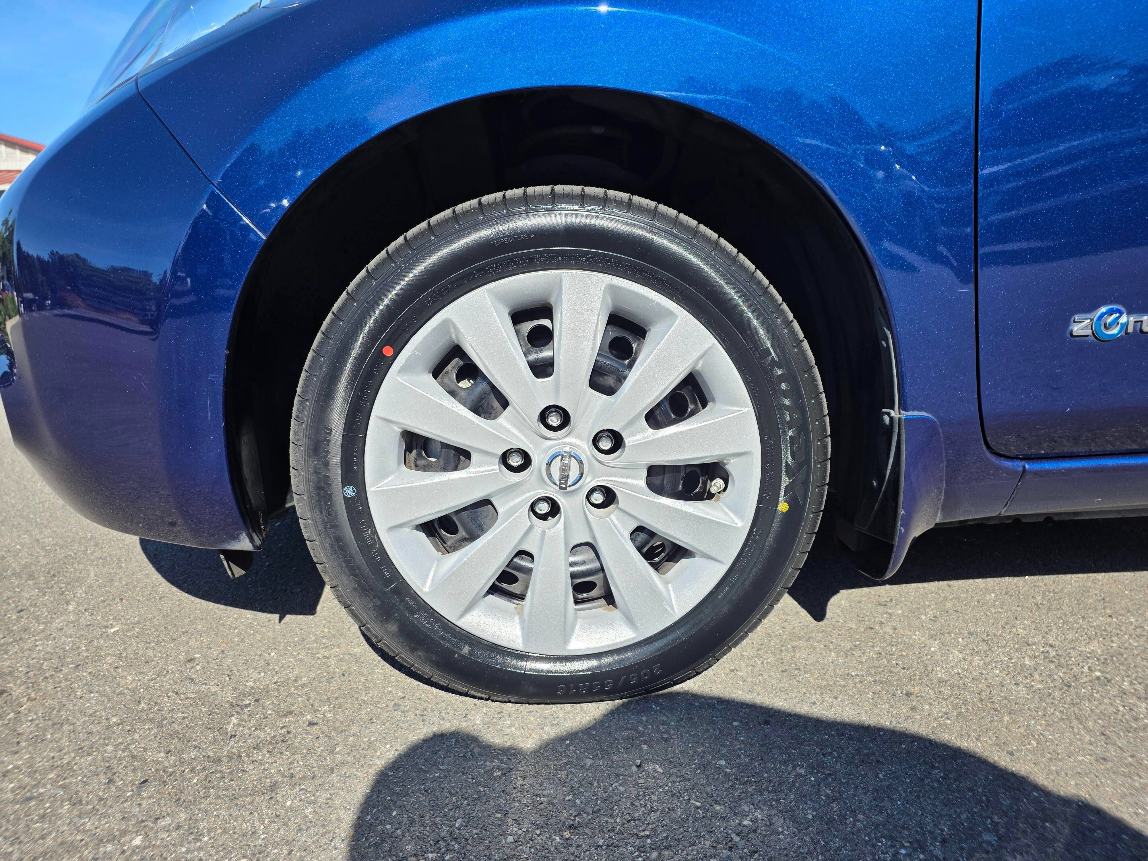 Used 2017 Nissan Leaf S w/ Charge Package FWD image 9