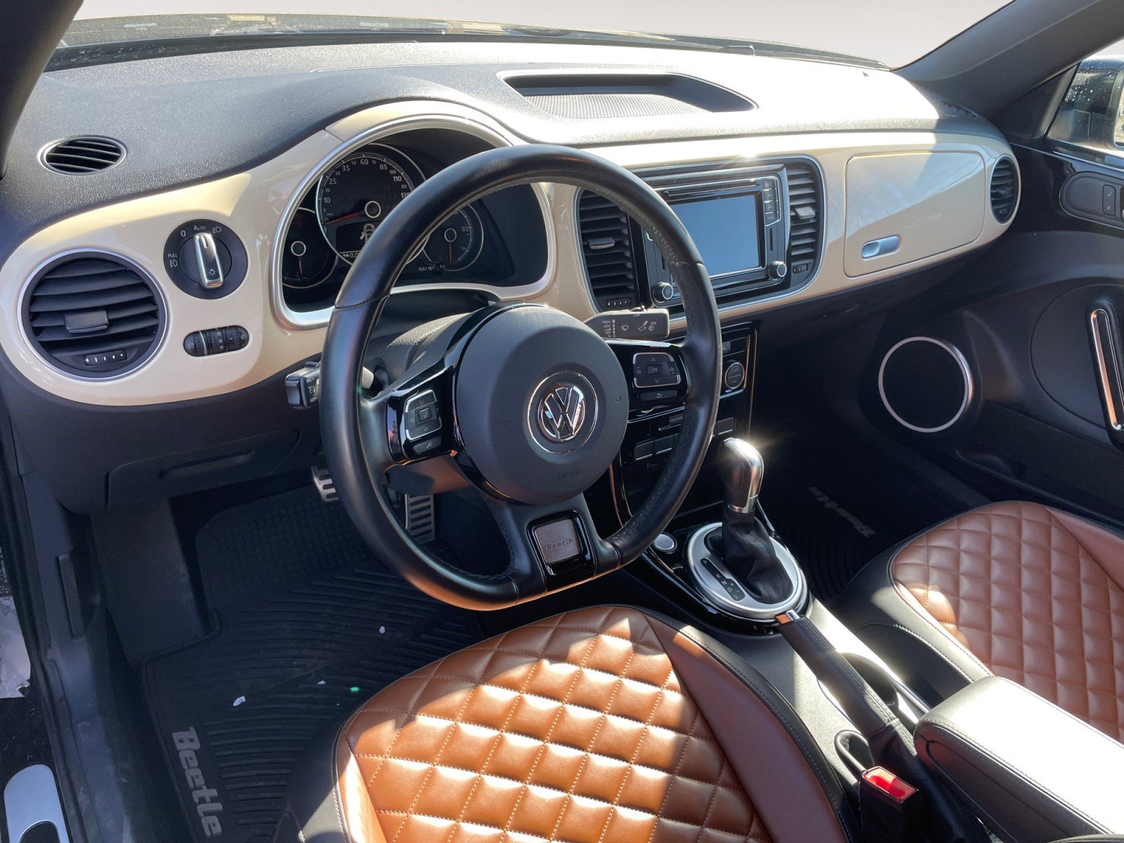Used 2019 Volkswagen Beetle 2.0T Final Edition SEL FWD image 8