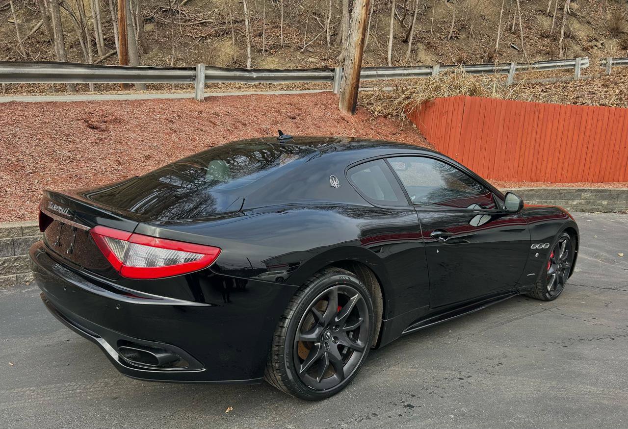 Used 2014 Maserati GranTurismo Sport image 4