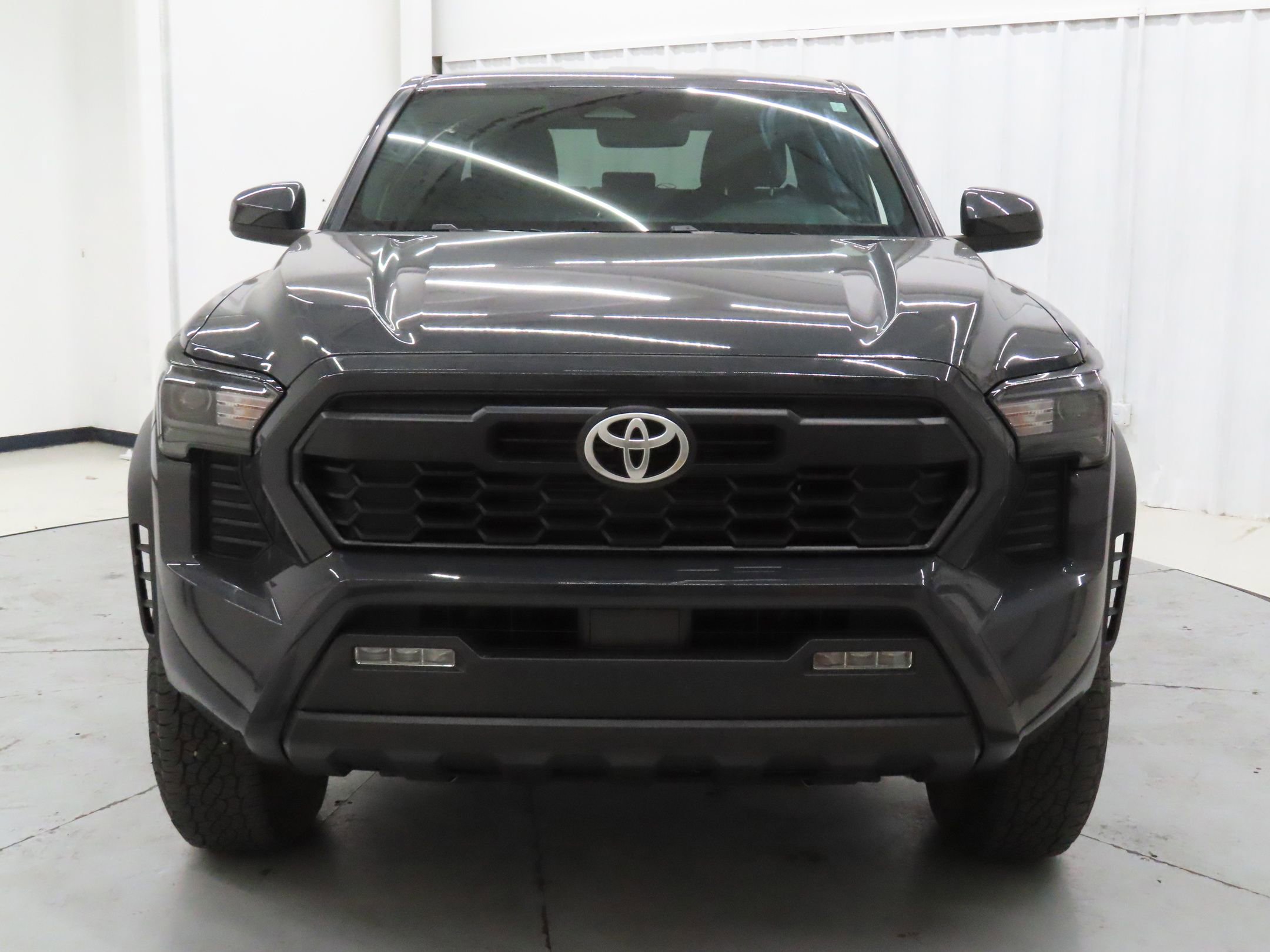 Used 2024 Toyota Tacoma TRD Off-Road AWD/4WD image 11