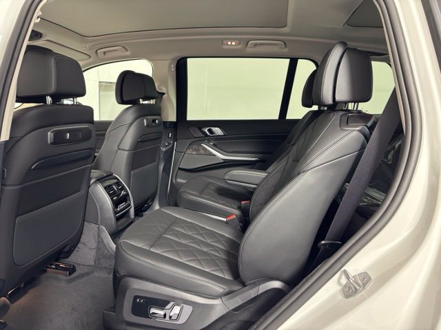 New 2027 BMW X7 xDrive40i AWD/4WD image 14