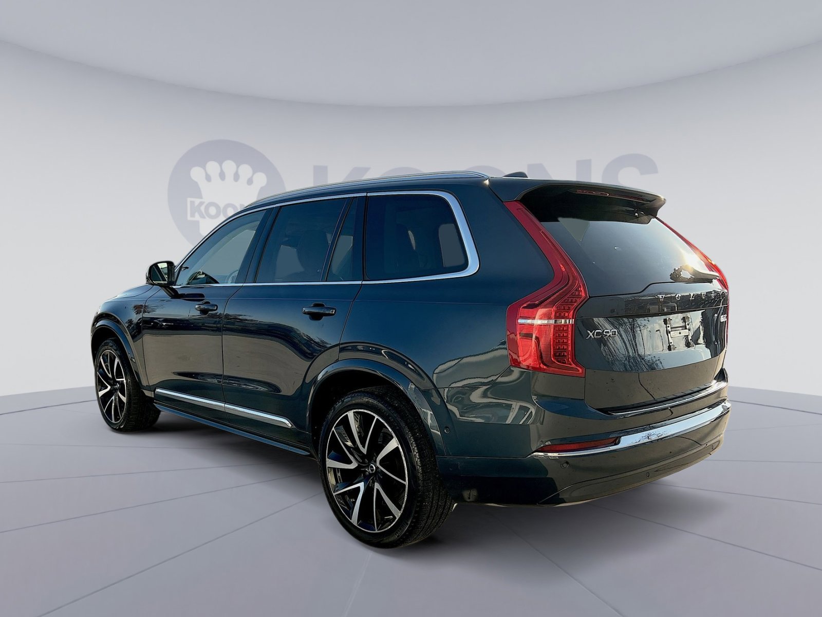 Used 2023 Volvo XC90 B6 Plus w/ Protection Package Premier image 4