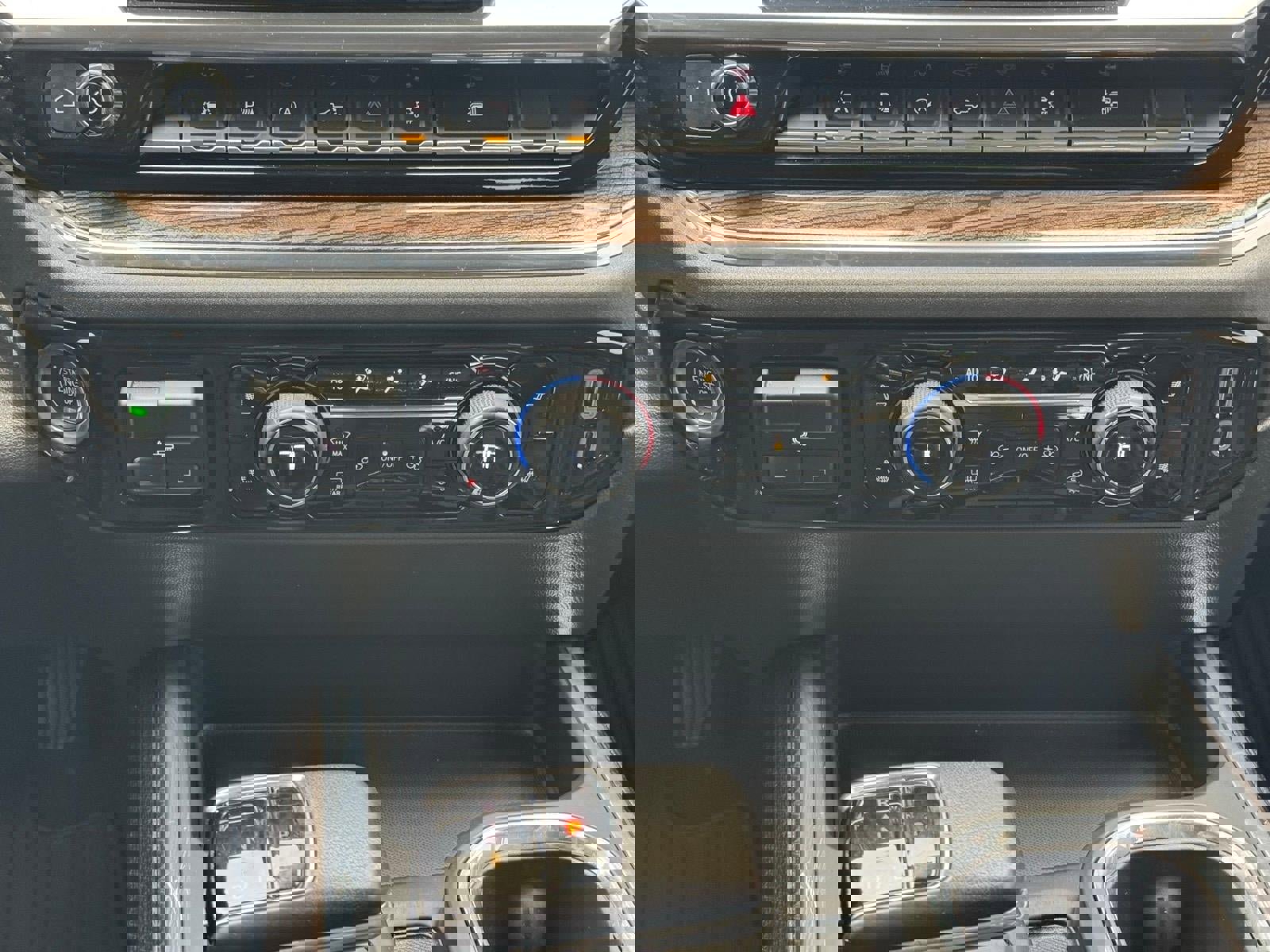 Certified 2022 Chevrolet Silverado 1500 LT w/ Safety Package image 10