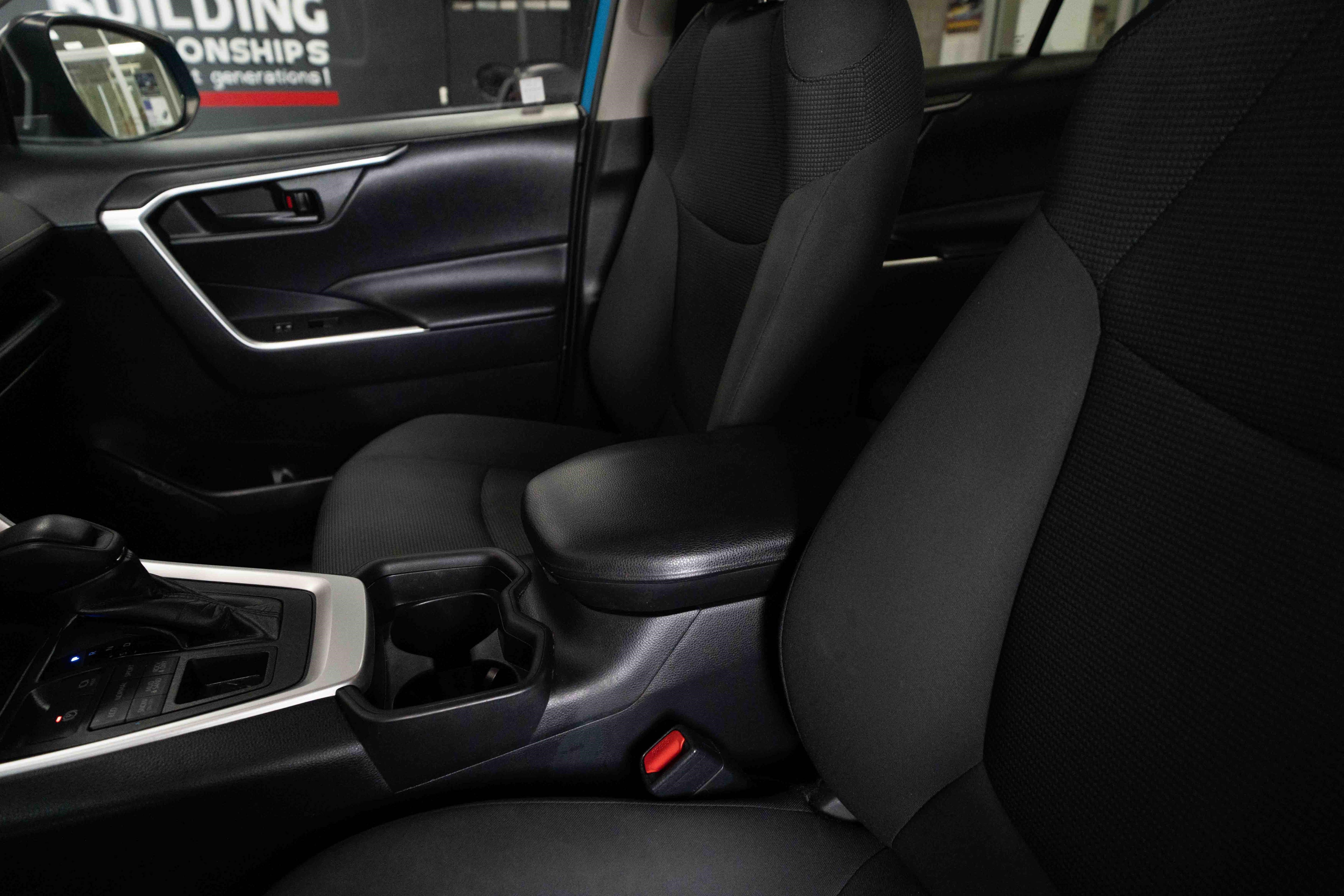 Used 2019 Toyota RAV4 LE w/ Carpet Mat Package AWD/4WD image 10