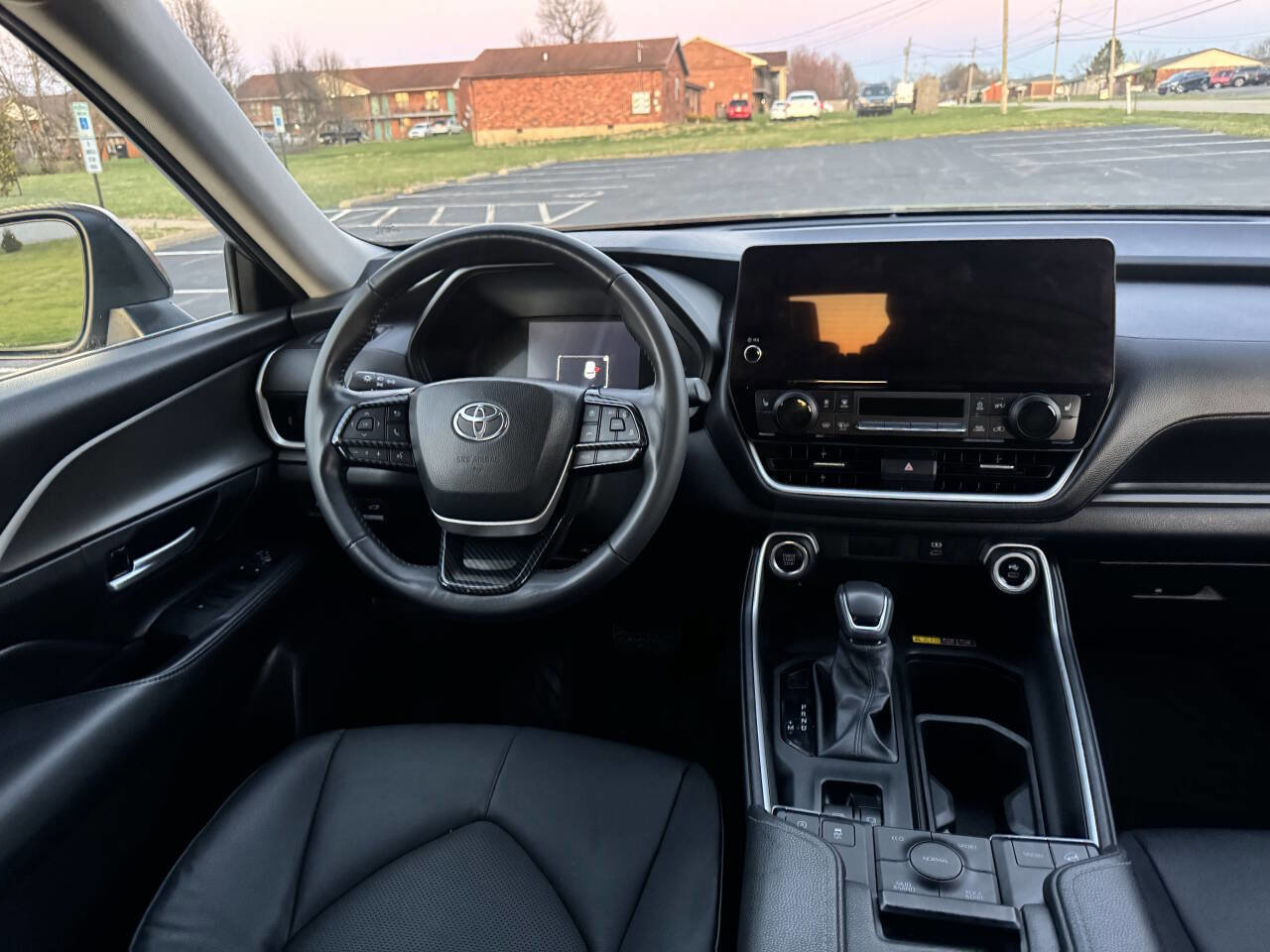 Used 2024 Toyota Grand Highlander AWD image 30