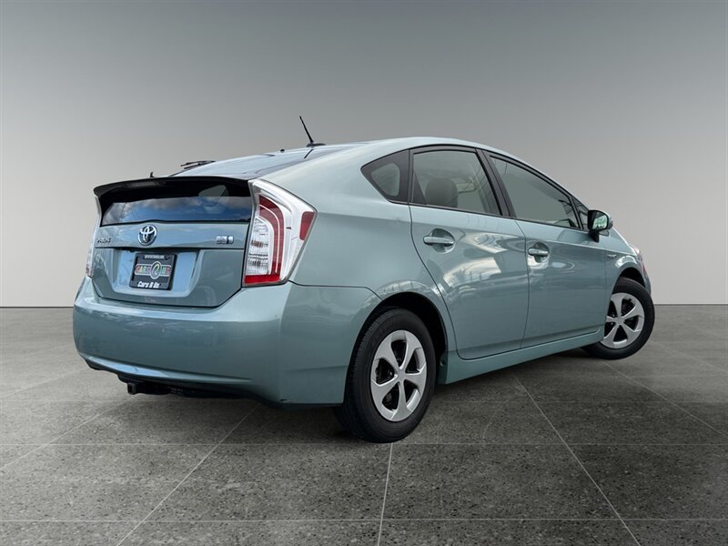 Used 2015 Toyota Prius Four FWD image 6