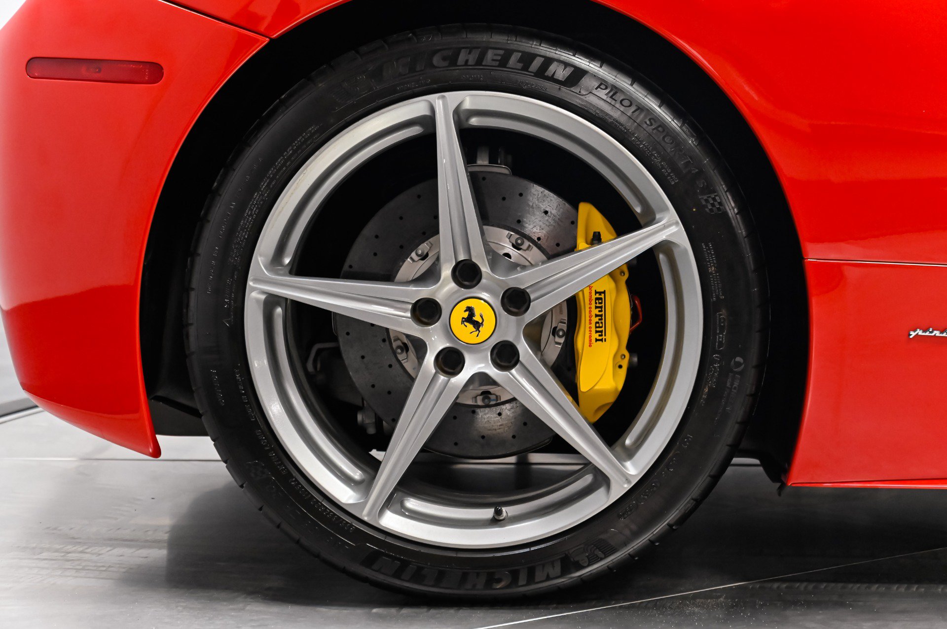 Used 2013 Ferrari 458 Spider RWD image 51