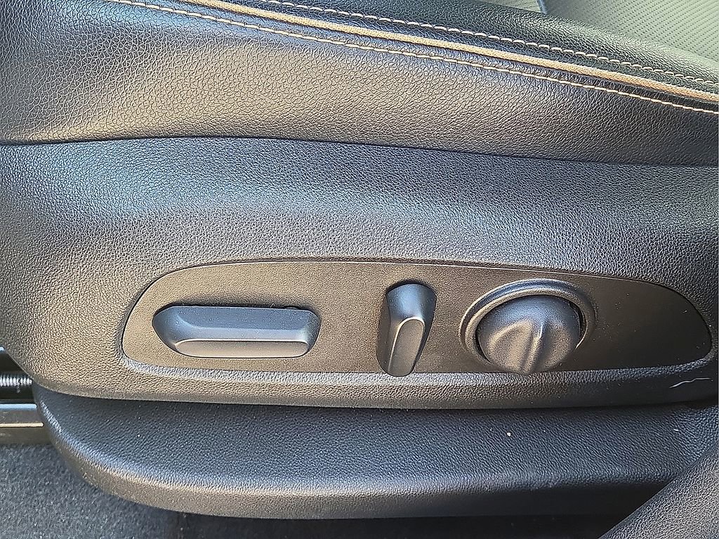 Used 2023 GMC Terrain AT4 image 23