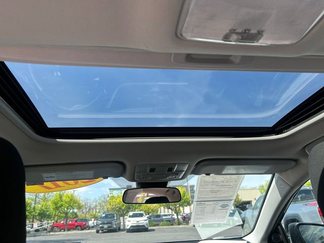 Used 2017 Toyota Corolla LE w/ LE Premium Package w/Moonroof image 22