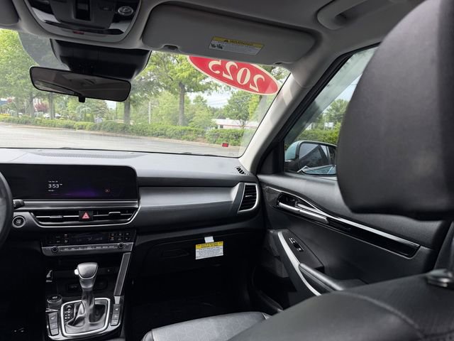 Certified 2025 Kia Seltos EX w/ EX Sunroof Package FWD image 41