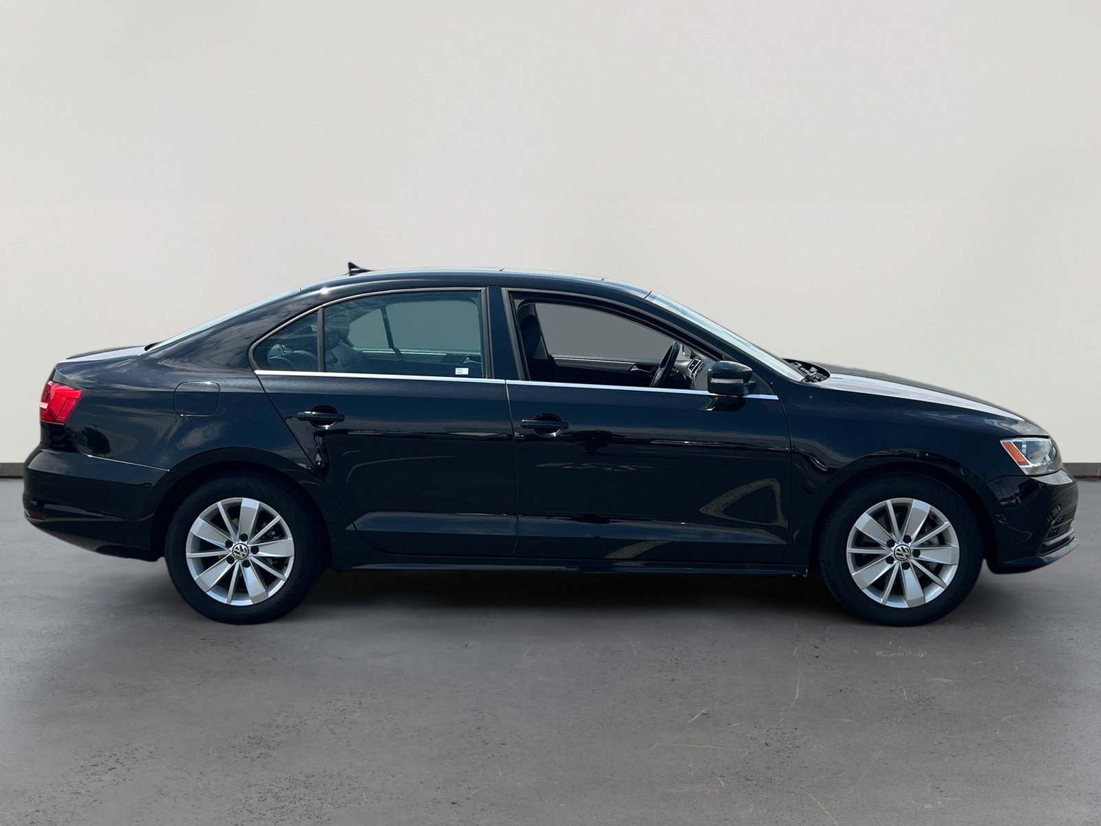 Used 2015 Volkswagen Jetta TDI SE FWD image 6
