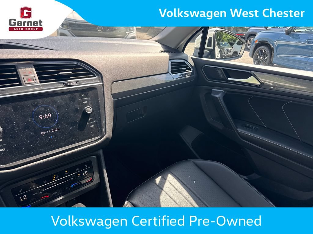 Certified 2023 Volkswagen Tiguan SE w/ Panoramic Sunroof Package AWD/4WD image 15