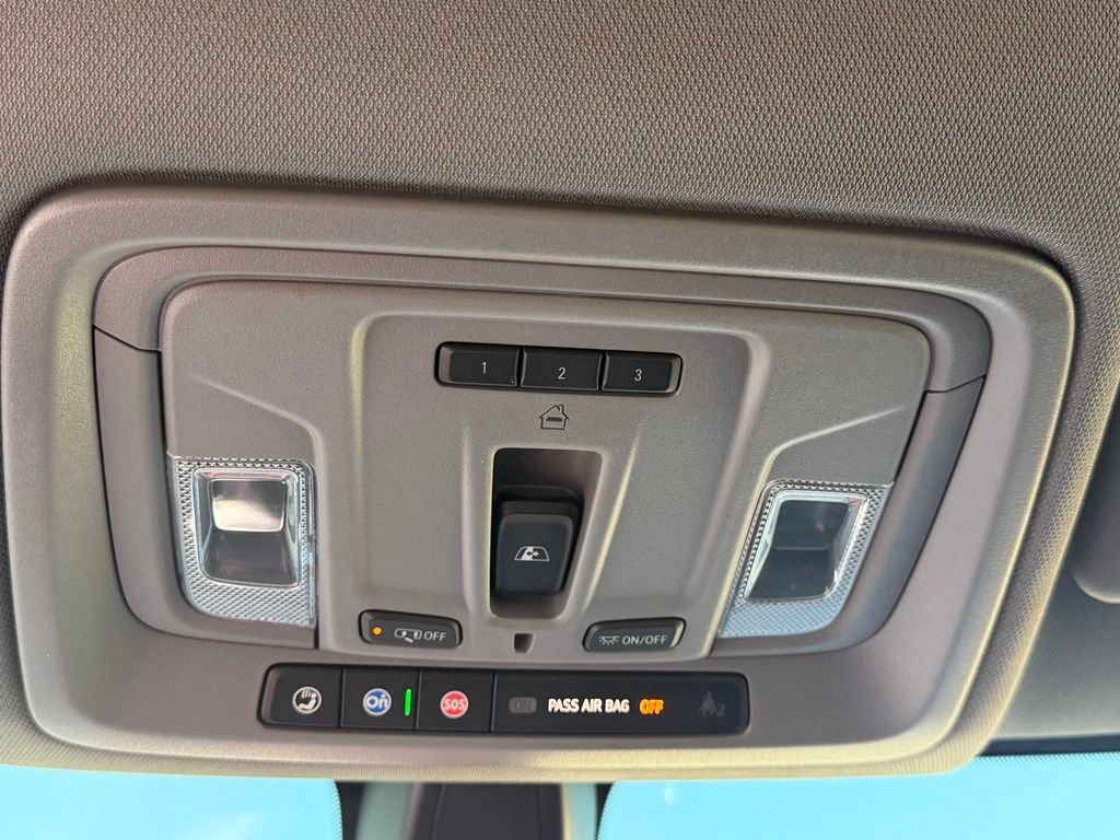 Used 2022 Chevrolet Silverado 1500 LTZ w/ LTZ Convenience Package II AWD/4WD image 34