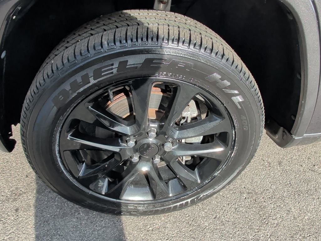 Used 2021 Jeep Grand Cherokee Laredo X image 9