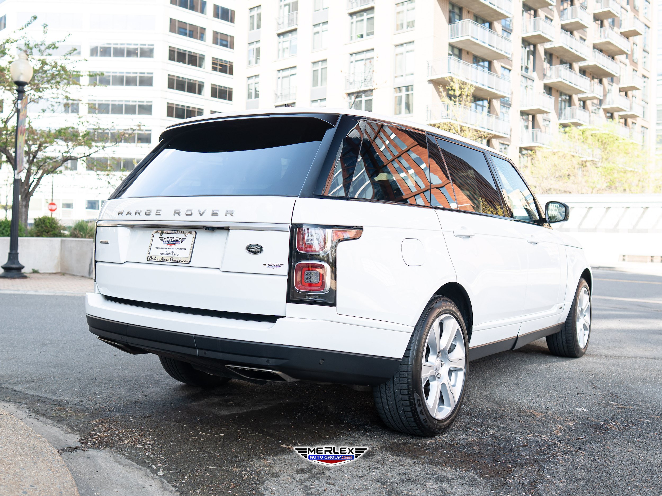 Used 2018 Land Rover Range Rover Long Wheelbase Supercharged AWD/4WD image 7