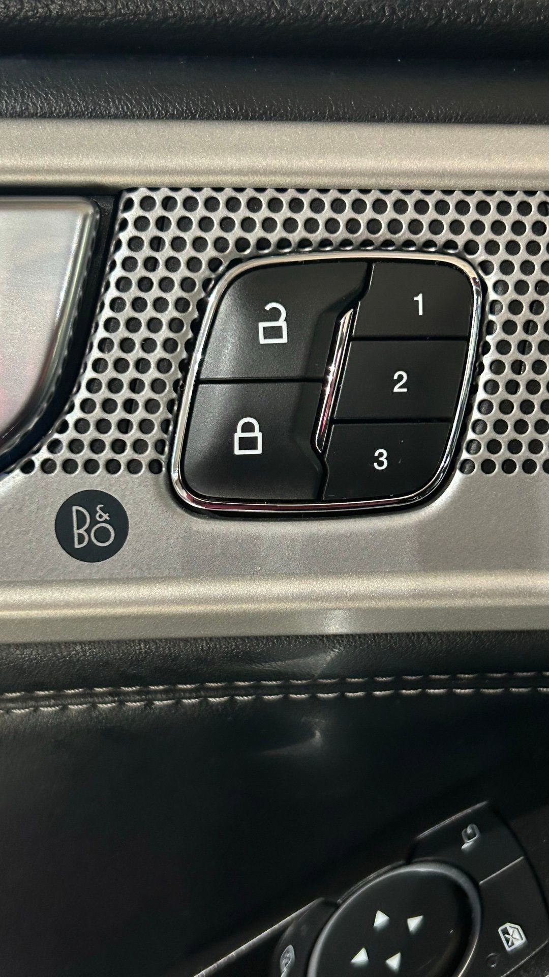 Used 2020 Ford Explorer Limited AWD/4WD image 48