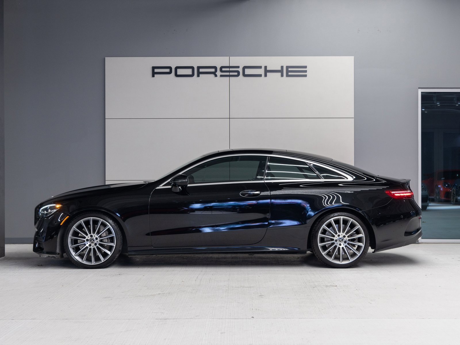 Used 2022 Mercedes-Benz E 450 Coupe image 2