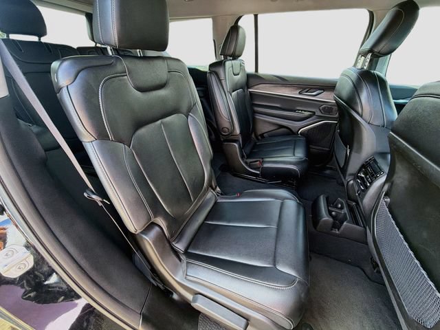 Used 2023 Jeep Grand Cherokee L Limited w/ Black Appearance Package RWD image 29