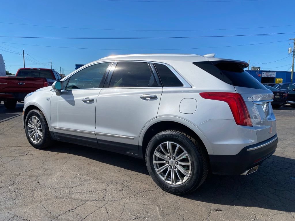 Used 2017 Cadillac XT5 Luxury w/ Driver Awareness Package AWD/4WD image 6