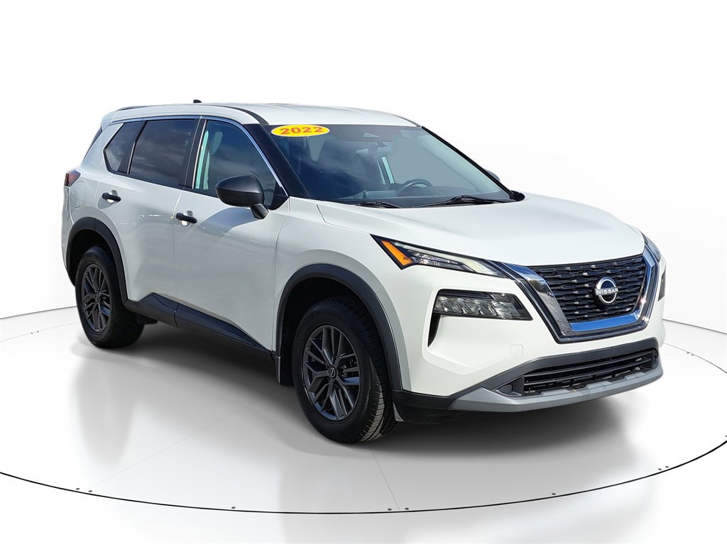 Used 2022 Nissan Rogue S image 2