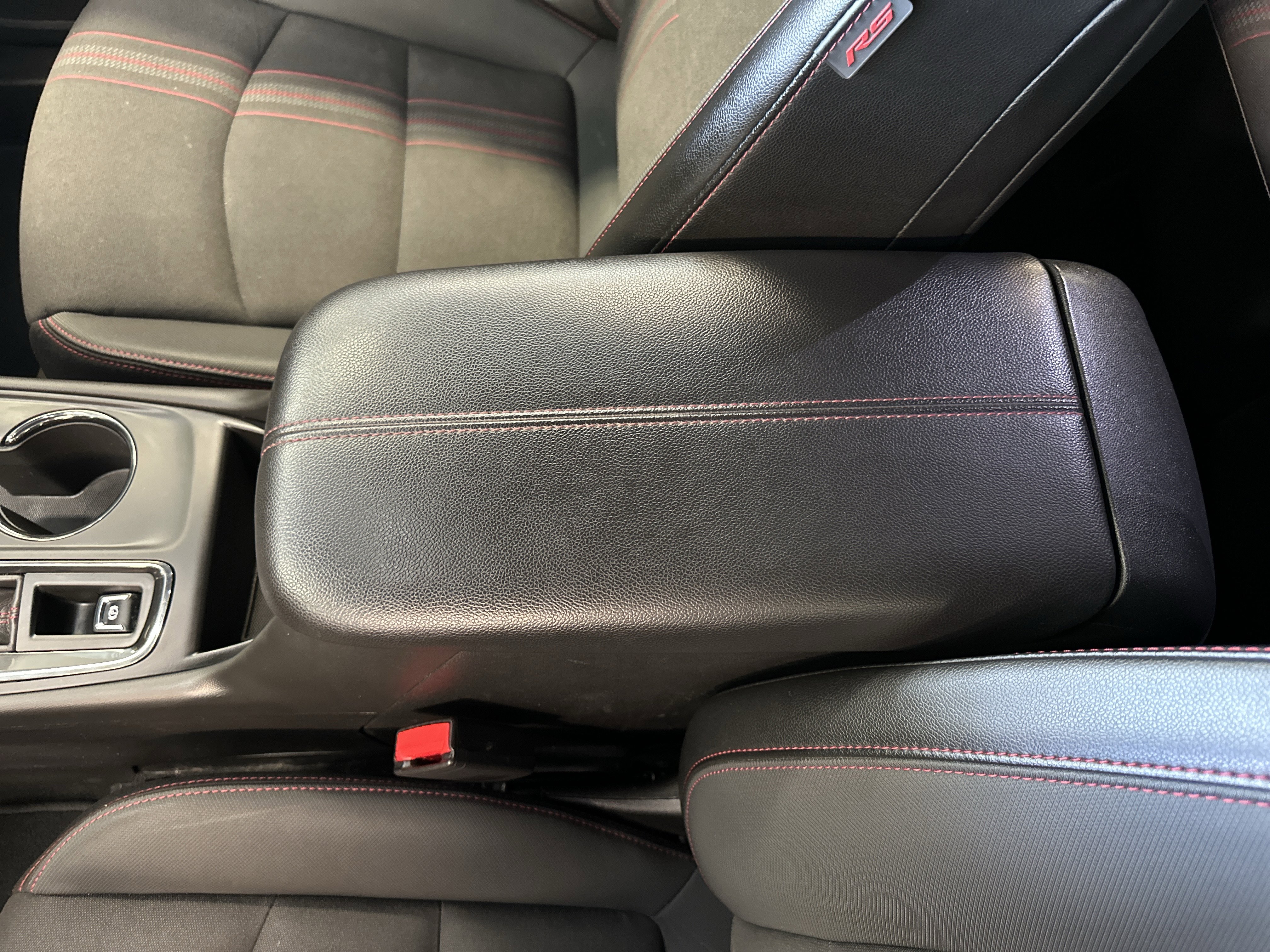 Used 2023 Chevrolet Equinox RS image 29