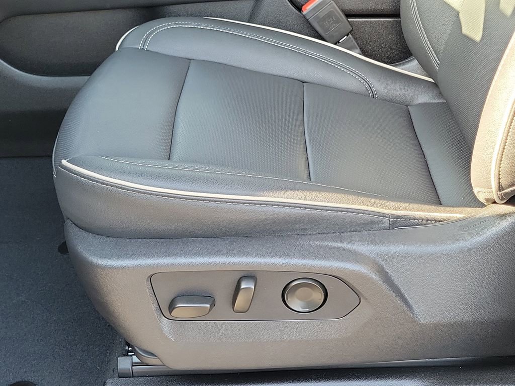 Used 2026 Chevrolet Tahoe Premier RWD image 17