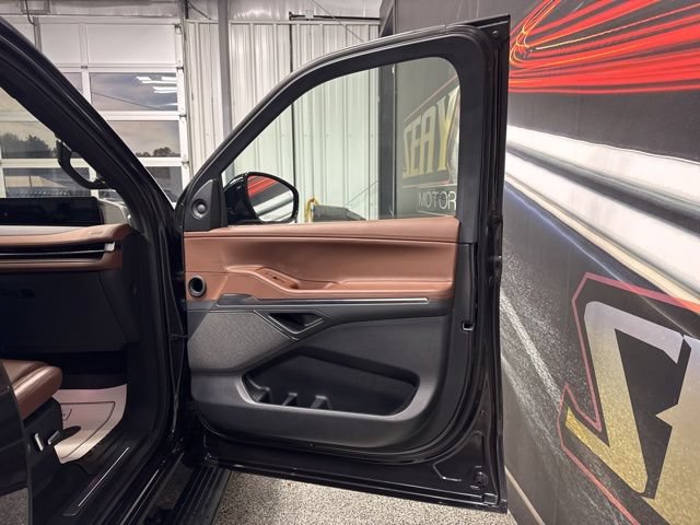 Used 2025 Lincoln Navigator Reserve AWD/4WD image 31