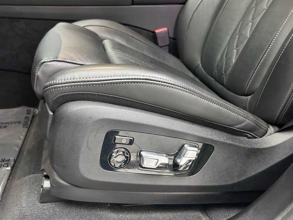 Used 2024 BMW ALPINA XB7 image 20