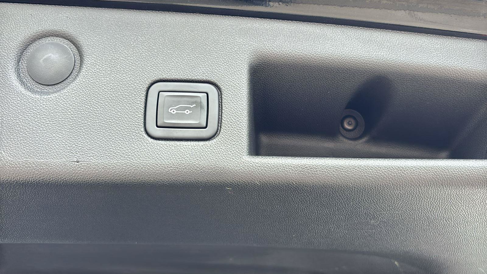 Certified 2023 Chevrolet Equinox LT FWD image 18