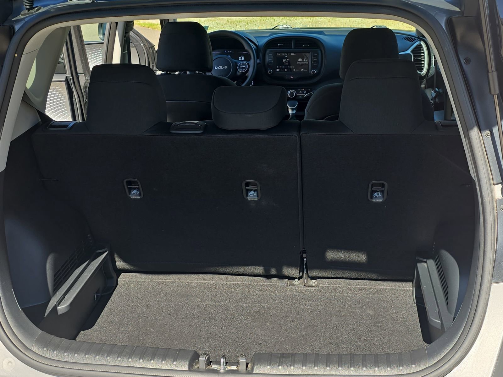 Used 2024 Kia Soul LX w/ Option Group 015 FWD image 12