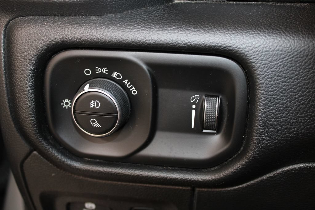 Used 2020 RAM 1500 Big Horn AWD/4WD image 37