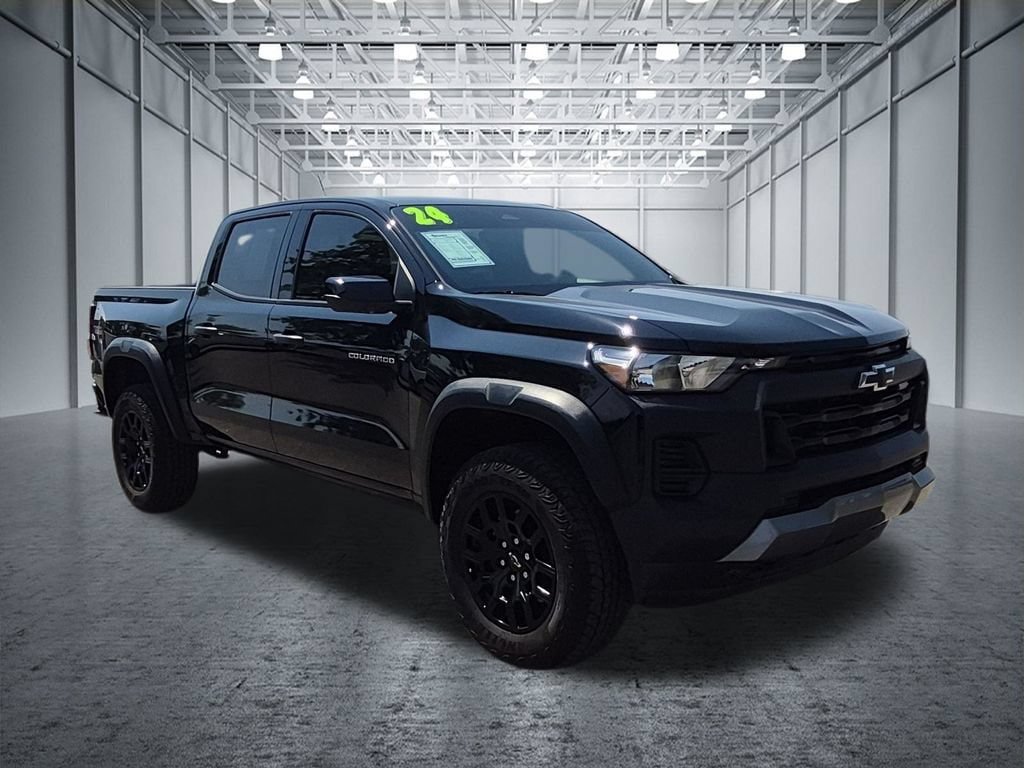 Certified 2024 Chevrolet Colorado Trail Boss w/ Advanced Trailering Package AWD/4WD image 5